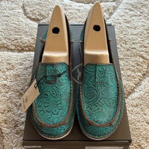 Ariat cruisers women’s 9 turquoise tooled leather new in box